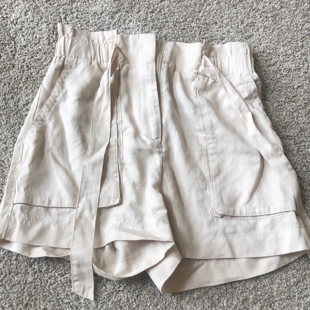 H&M khaki high waisted shorts